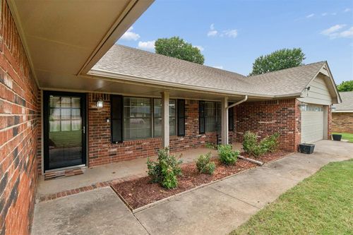 2013 Bella Vista Drive, Edmond, OK, 73013 | Card Image