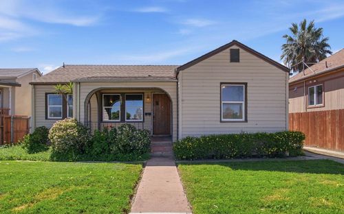 323 H St, Los Banos, CA, 93635-4112 | Card Image