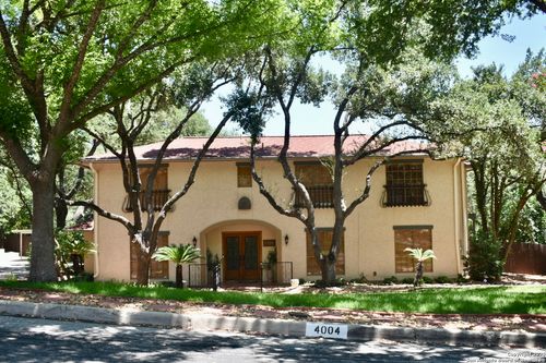 4004 Shady Oak St, San Antonio, TX, 78229-4720 | Card Image