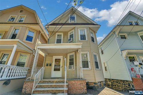 349 Undercliff Ave, Edgewater, NJ, 07020-1766 | Card Image