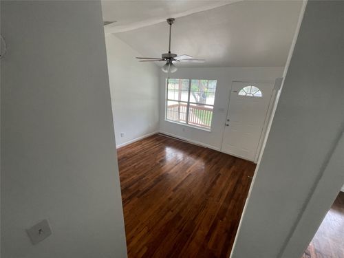 a-2808 Lyons Rd, Austin, TX, 78702-3635 | Card Image