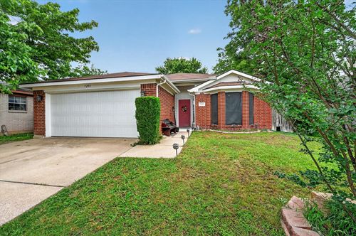 7205 Ashbourne Way, Fort Worth, TX, 76133 | Card Image