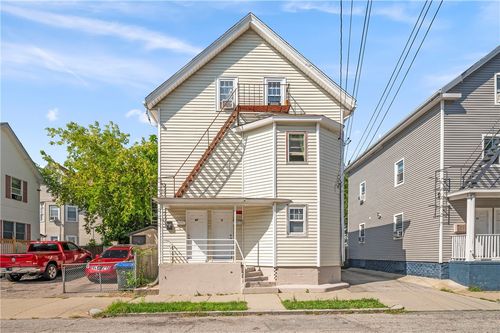 69 Niagara St, Providence, RI, 02907-1660 | Card Image
