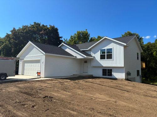 10613 68th Ave, Allendale, MI, 49401-8747 | Card Image