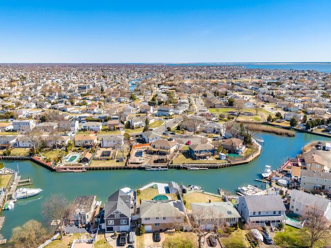 Birds eye view of property featuring a residential view and a water view | Image 29
