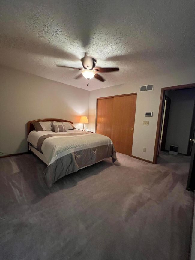 946 Lateglow Ct, House other with 3 bedrooms, 3 bathrooms and null parking in Newark OH | Image 23