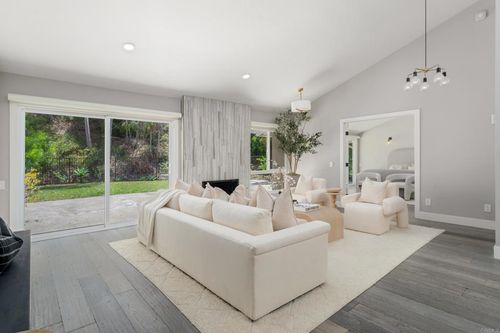 2018 Caminito San Nicholas, La Jolla, CA, 92037 | Card Image