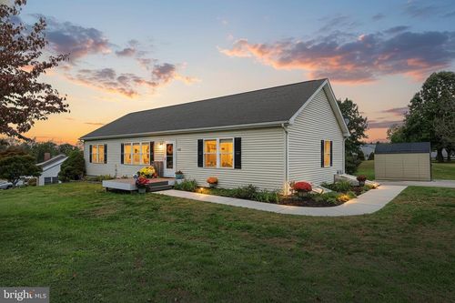 418 Leedy Rd, SPRING GROVE, PA, 17362-8628 | Card Image