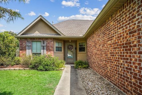 551 Daybreak Dr, Ponchatoula, LA, 70454-9109 | Card Image