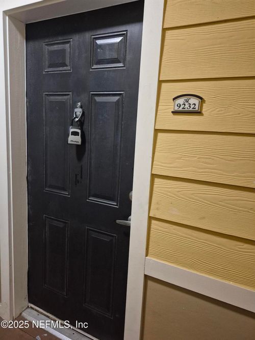 9232-8539 Gate Pkwy W, JACKSONVILLE, FL, 32216-1019 | Card Image