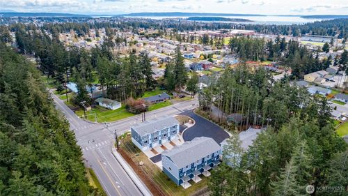 a1-945 Nw Heller St, Oak Harbor, WA, 98277-9233 | Card Image
