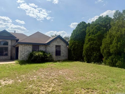 1245 Chittim Trl, Eagle Pass, TX, 78852-3887 | Card Image