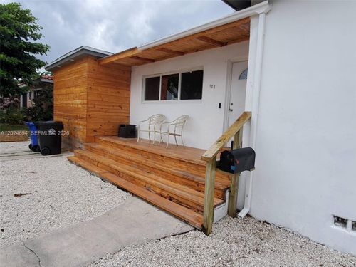 1081-1081 Ne 166th St, North Miami Beach, FL, 33162-3808 | Card Image