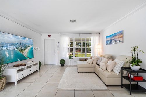 1012 N 13th Ct, Hollywood, FL, 33019-3108 | Card Image