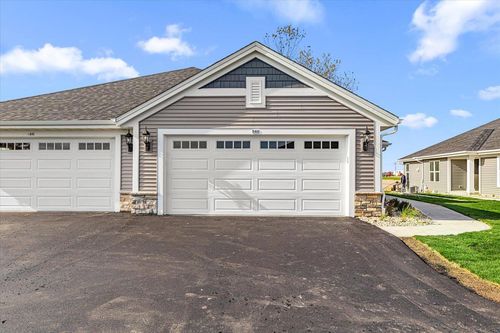 0602-540 Hunter Oaks Boulevard, Watertown, WI, 53094 | Card Image