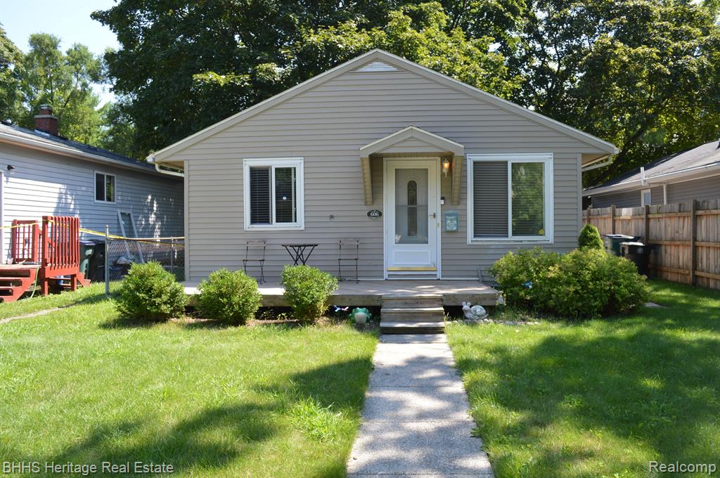 Lexington Ave, East Lansing, MI 48823