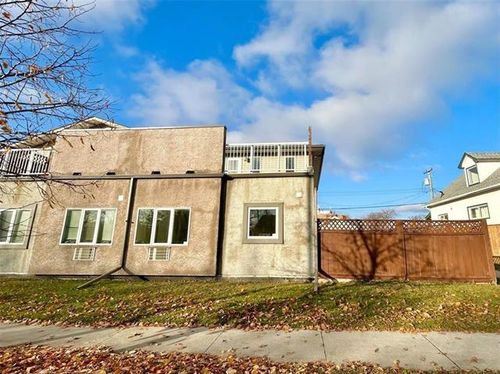 21-204 Day St, Winnipeg, MB, R2C1A8 | Card Image