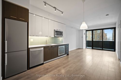 205-109 Vaughan Road, York, ON, M6C0B1 | Card Image