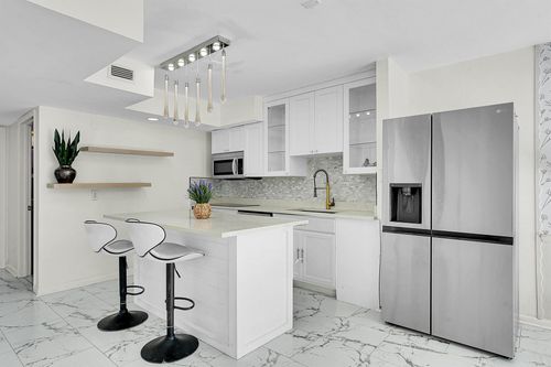 9056 Green Meadows Way, Palm Beach Gardens, FL, 33418-5742 | Card Image