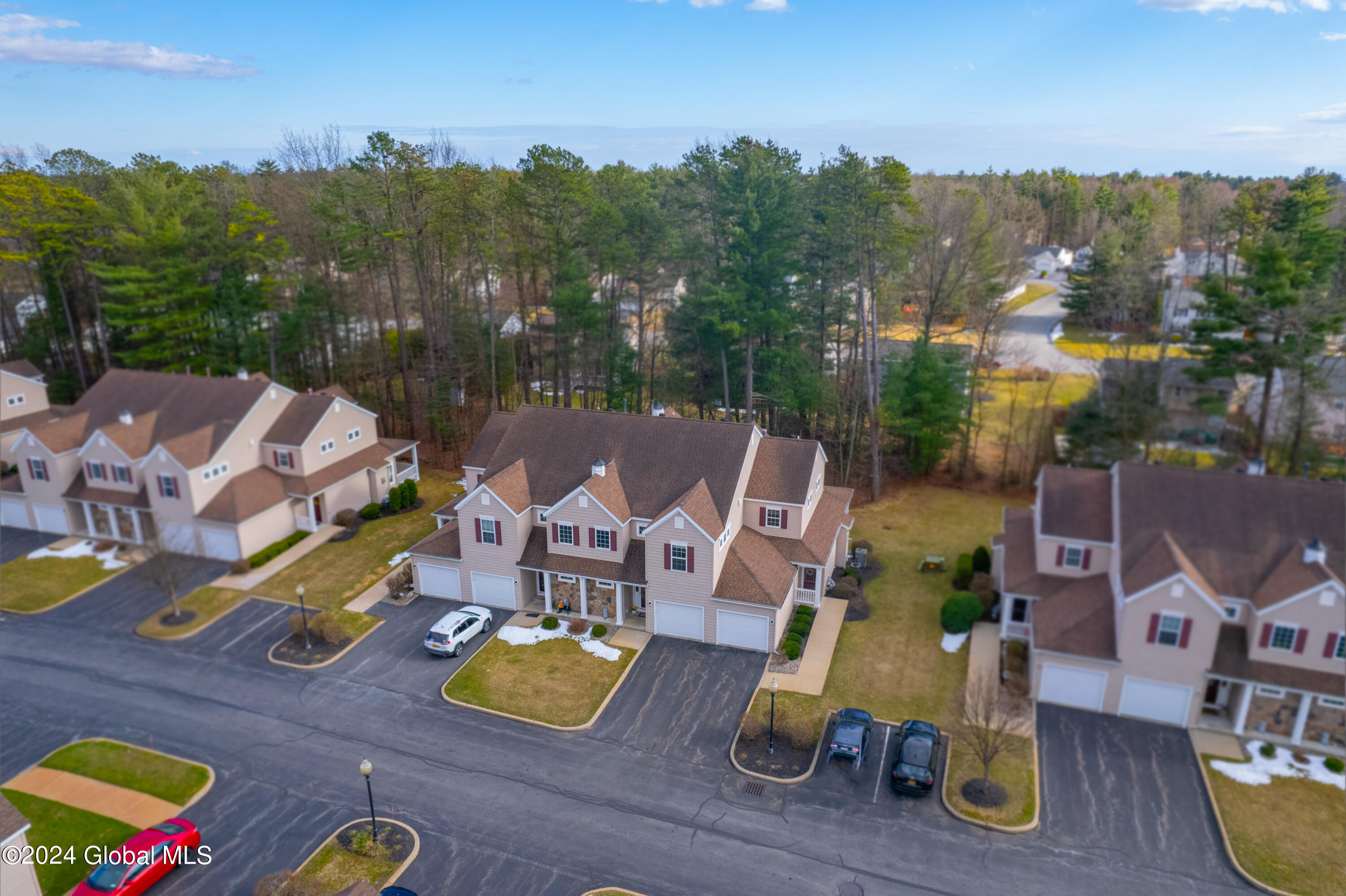 Knollwood Holw, Ballston Spa, NY 12020