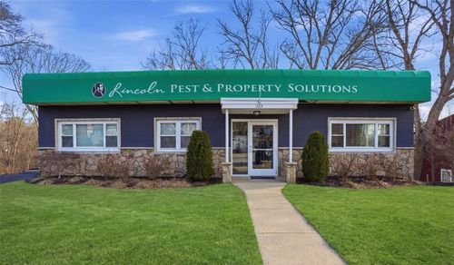 225 Putnam Pike Pike, Johnston, RI, 02919 | Card Image