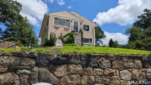 282 Lakeside Dr, Bridgeport, CT, 06606-1914 | Card Image