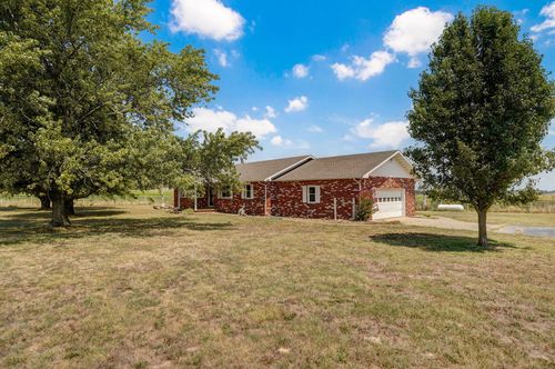 19038 Farm Road 2020, Aurora, MO, 65605-6439 | Card Image