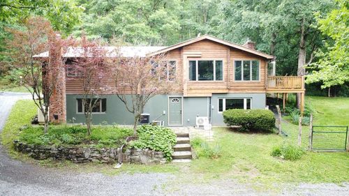 1367 Ed Arnold Rd, AUGUSTA, WV, 26704-4530 | Card Image