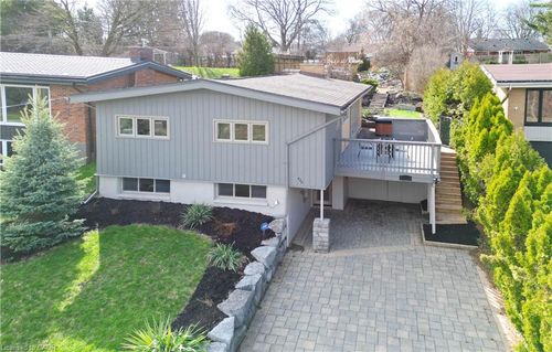 400 Manchester Road, Kitchener, ON, N2B1A5 | Card Image