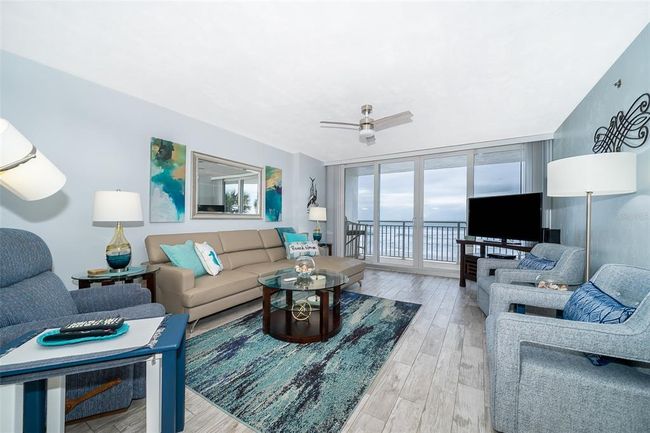 Living Area | Image 15
