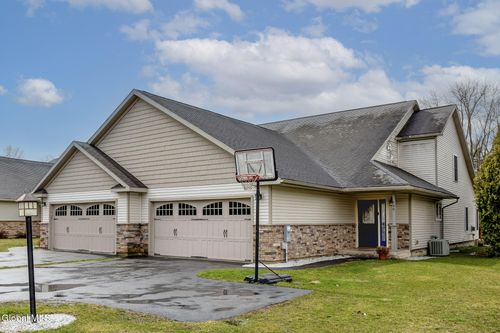 949 Hudson Ave, Stillwater, NY, 12170-3424 | Card Image