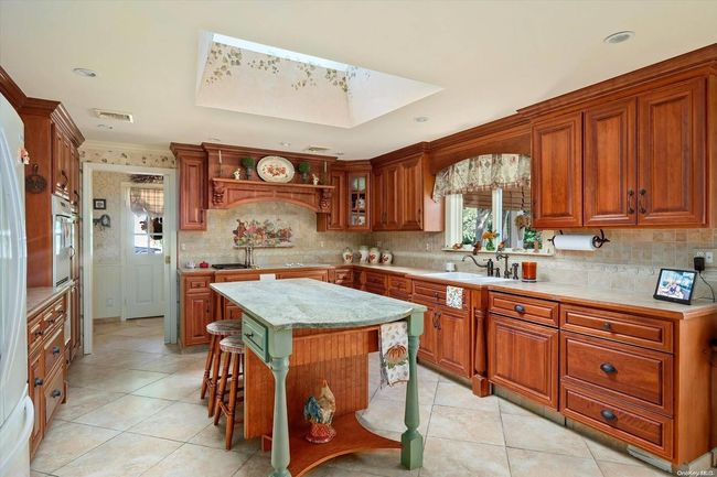 16 Coptor Ct, House other with 4 bedrooms, 3 bathrooms and null parking in Huntington NY | Image 7
