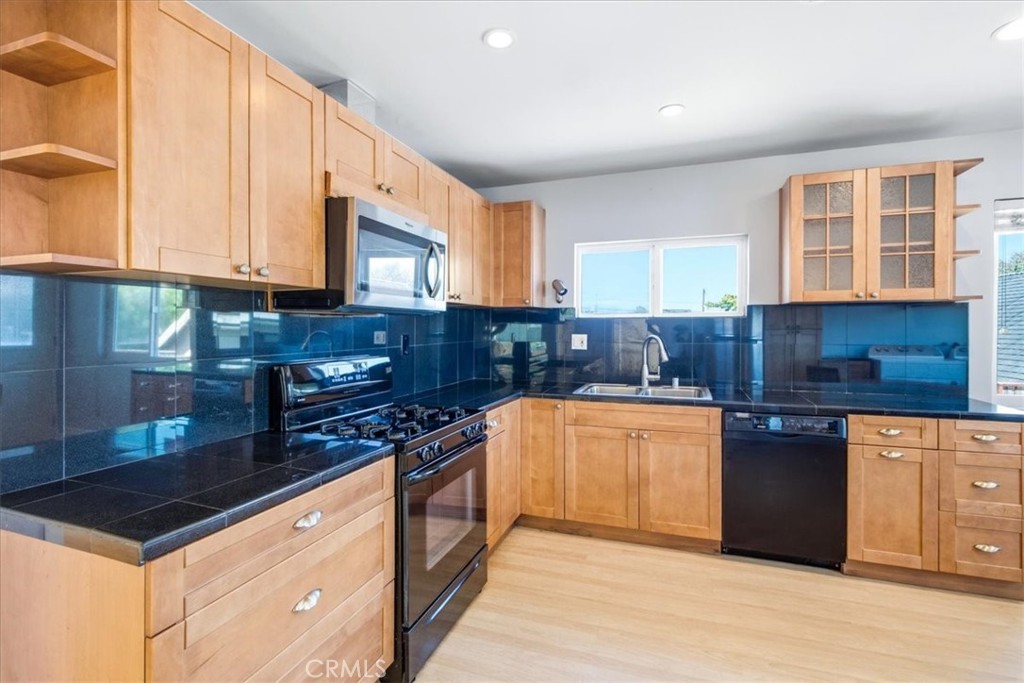 Residential Lease in Redondo Beach 5