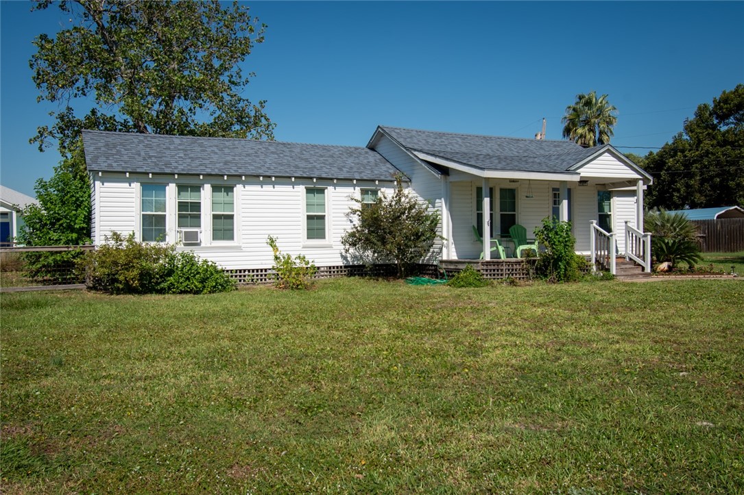 Pearl St, Rockport, TX 78382