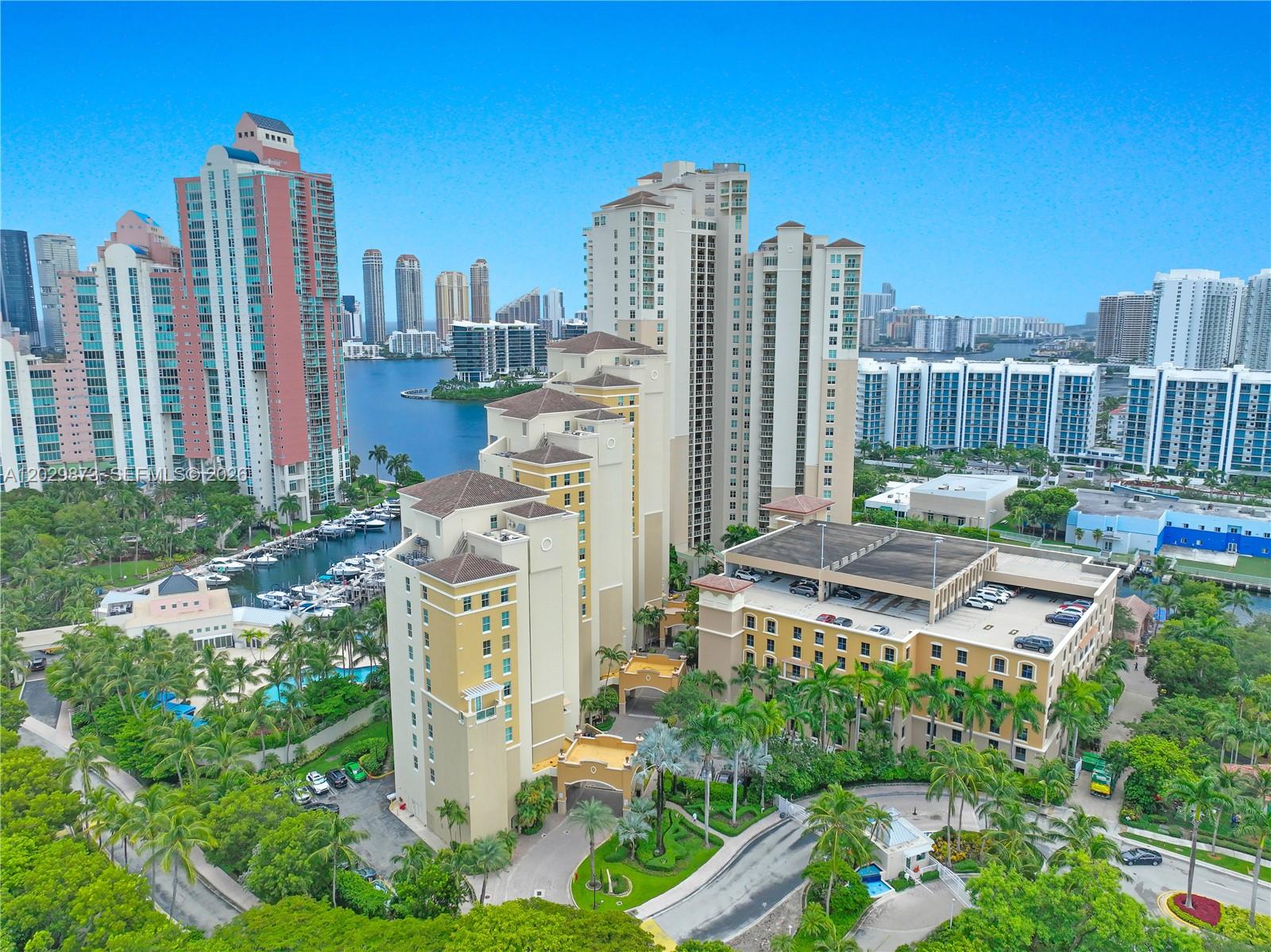 Residential in Aventura 3