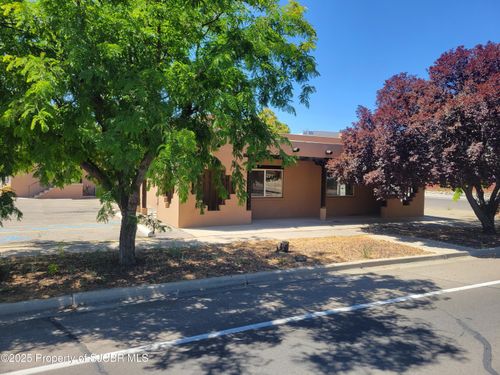 221 N Auburn Ave, Farmington, NM, 87401-8411 | Card Image