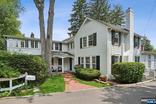 553 Grove St, Montclair, NJ, 07043-2310 | Card Image