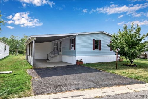 1227 Parkwood Dr, Lockport, NY, 14094-7143 | Card Image