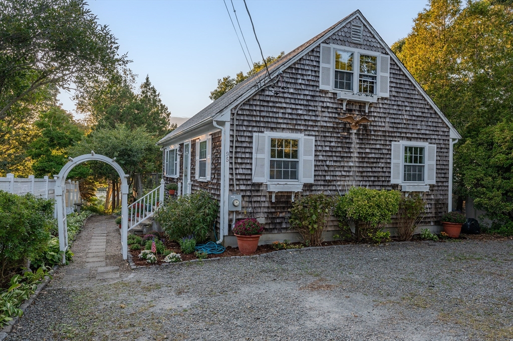 Shorewood Dr, East Falmouth, MA 02536