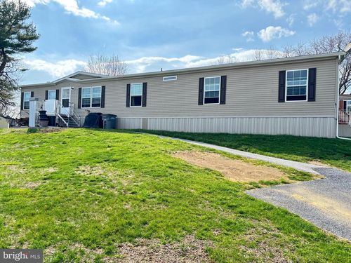 61 Northcrest Acres, Lebanon, PA, 17046-8373 | Card Image