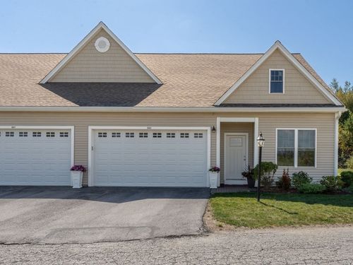 843-843 Ledgewood Way, Clinton, MA, 01510-3940 | Card Image