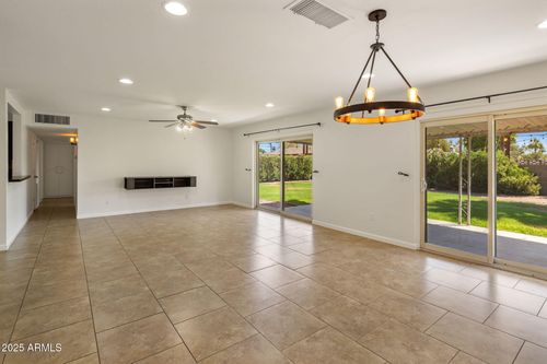 3907 N 81st St, Scottsdale, AZ, 85251-4823 | Card Image
