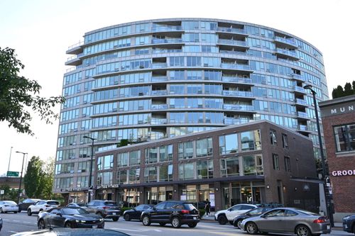 410-445 W 2nd Ave, Vancouver, BC, V5Y0E8 | Card Image