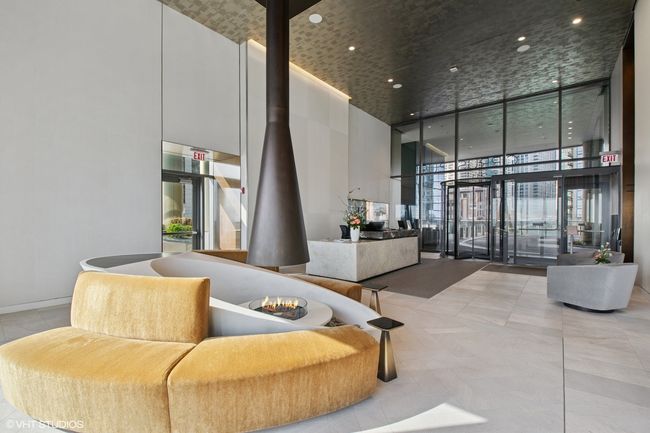 Lobby | Image 9