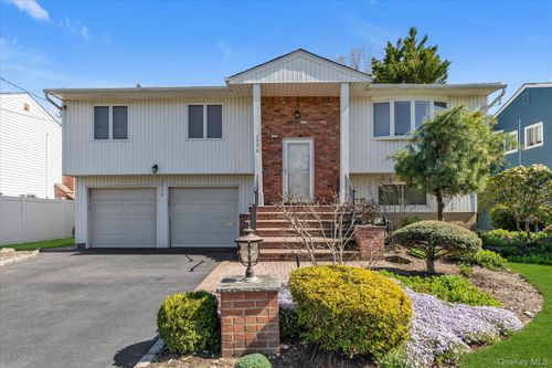 2056 Illona Ln, Merrick, NY, 11566-5427 | Card Image