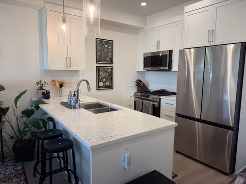 308-22633 Selkirk Ave, Maple Ridge, BC, V2X1C7 | Card Image