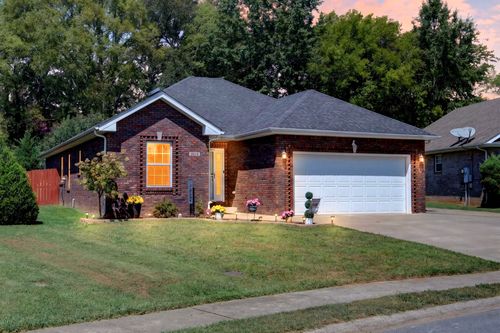 1028 Hendricks Ct, Clarksville, TN, 37040-5781 | Card Image