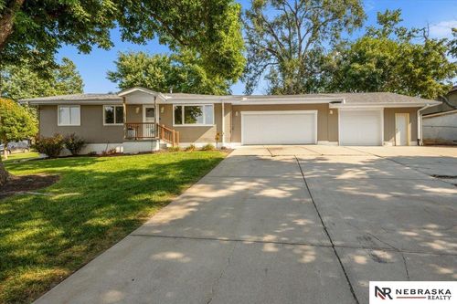 5826 Fay Blvd, Omaha, NE, 68117-1768 | Card Image
