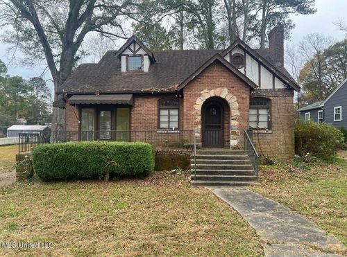 627 Mohawk Ave, Jackson, MS, 39216-3302 | Card Image
