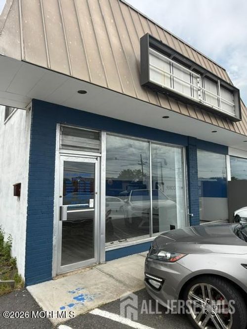272 State Route 18, East Brunswick, NJ, 08816-1916 | Card Image